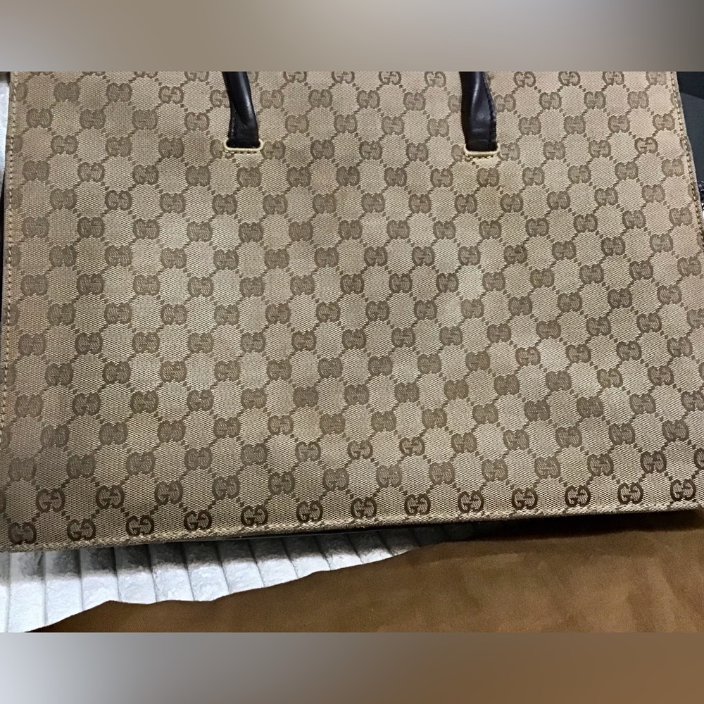 Gucci Bags - Picture 2 of 16